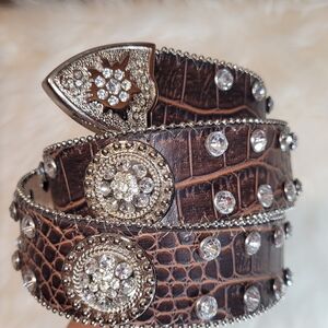 Western  Rhinestone Cowgirl Leather Belt Gator Pattern